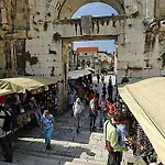 Galla 3* Split