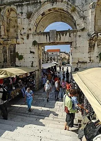 Galla 3* Split